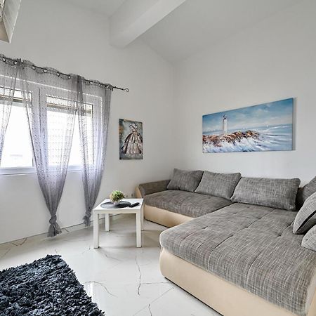 Apartment Razanac Nikola 2 Eksteriør bilde